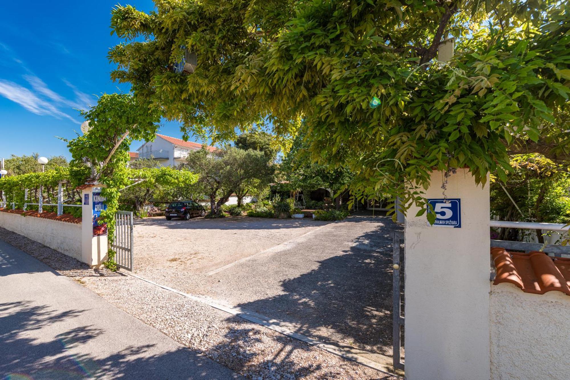 Apartments Nena Бродарика Екстериор снимка