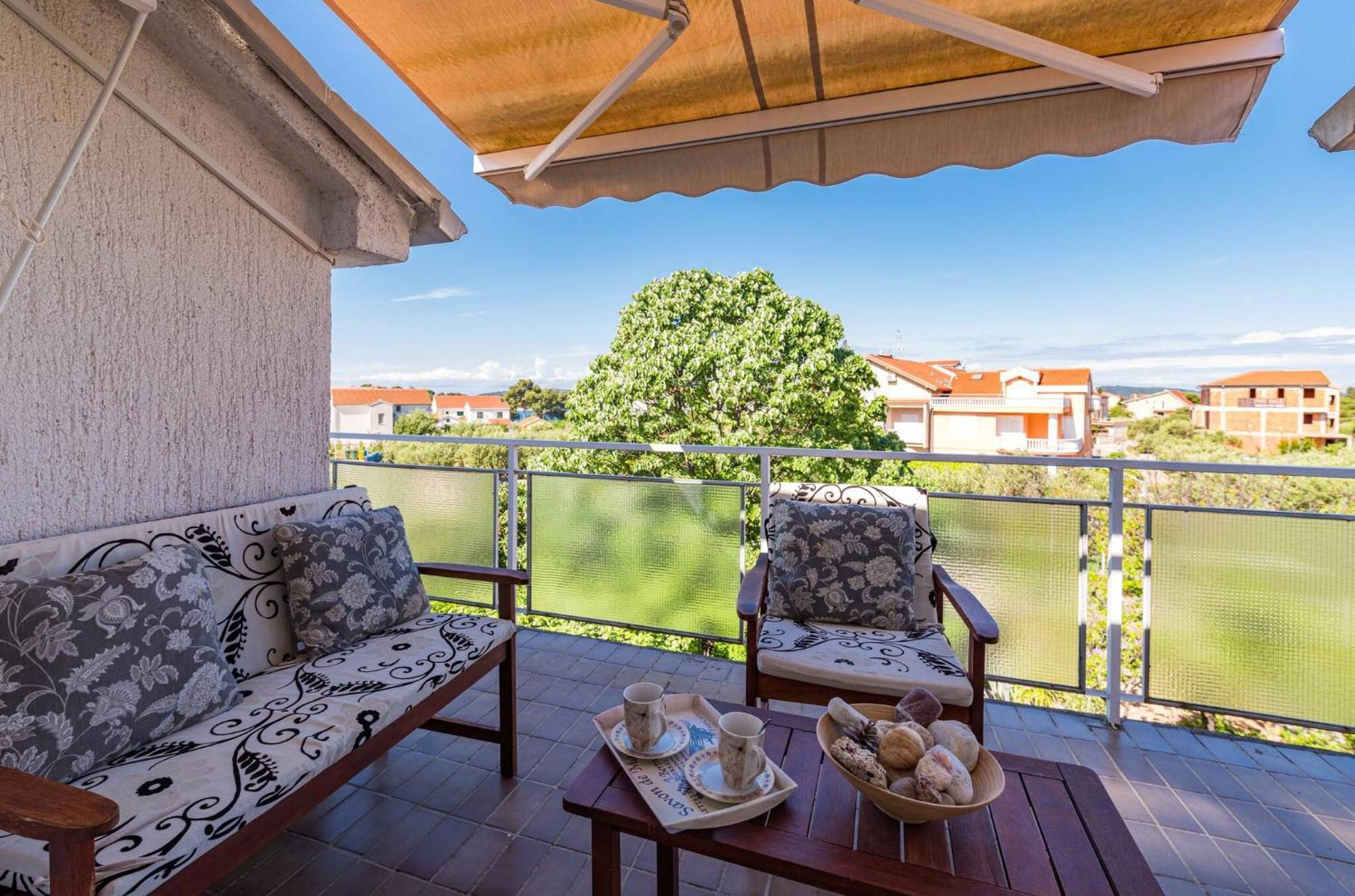 Apartments Nena Бродарика Екстериор снимка