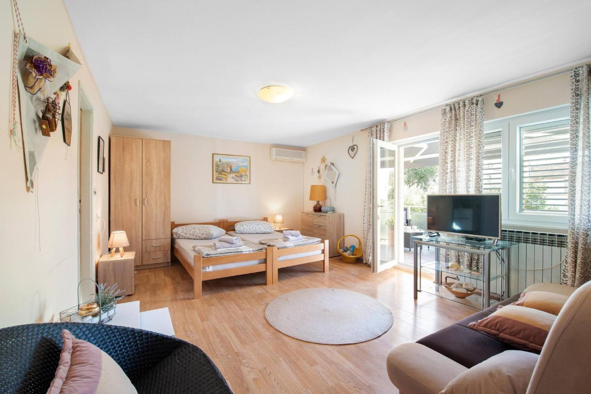 Apartments Nena Бродарика Екстериор снимка