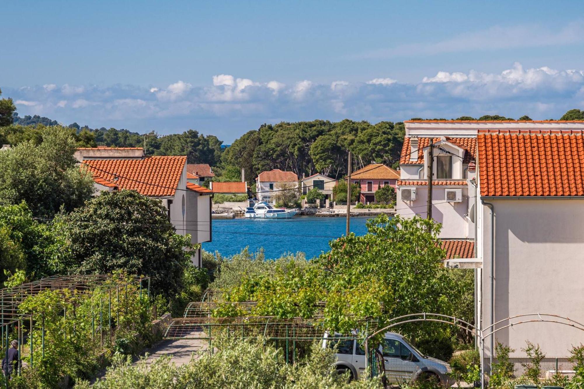 Apartments Nena Бродарика Екстериор снимка