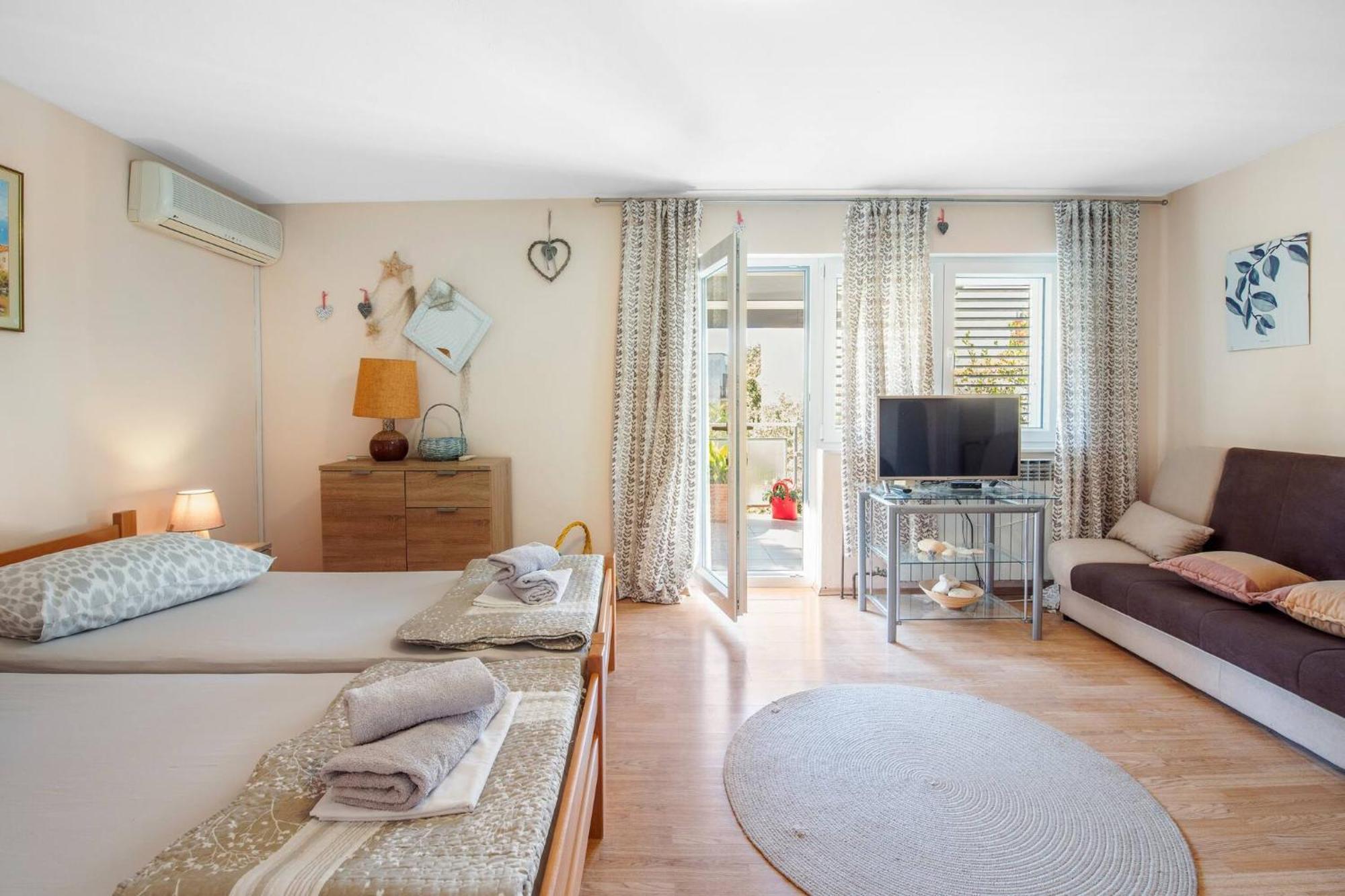 Apartments Nena Бродарика Екстериор снимка